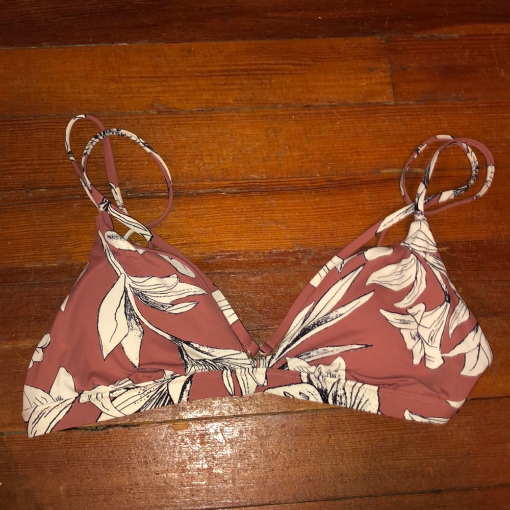 Billabong swim suit top